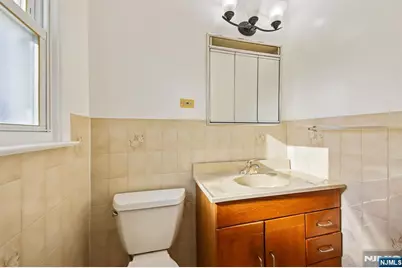 8 Hall Road, Paramus, NJ 07652 - Photo 23