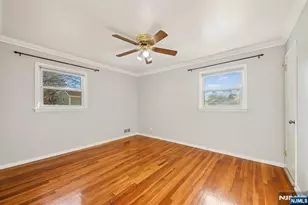 8 Hall Rd, Paramus, NJ 07652 - Photo 21