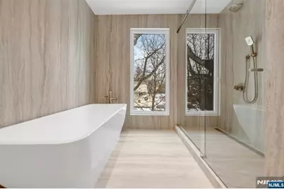 648 Falmouth Avenue, Paramus, NJ 07652 - Photo 27