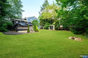 624 West Dr, Paramus, NJ 07652 - Photo 35