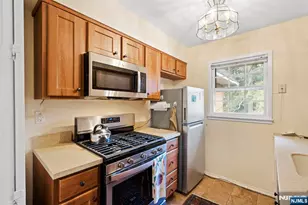 39 Harrison 8, Montclair, NJ 07042 - Photo 9