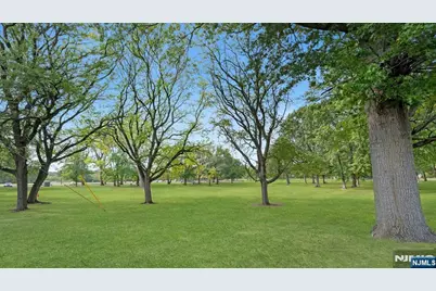 138 Fern Avenue, Lyndhurst Township, NJ 07071 - Photo 27