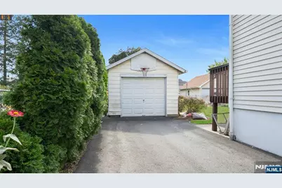 138 Fern Avenue, Lyndhurst Township, NJ 07071 - Photo 29