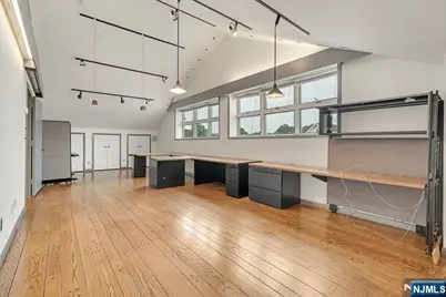 107 Stuyvesant Avenue 2nd Fl #2nd Fl, Lyndhurst Township, NJ 07071 - Photo 19