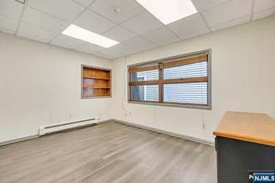 107 Stuyvesant Avenue 2nd Fl #2nd Fl, Lyndhurst Township, NJ 07071 - Photo 15