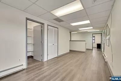 107 Stuyvesant Avenue 2nd Fl #2nd Fl, Lyndhurst Township, NJ 07071 - Photo 17