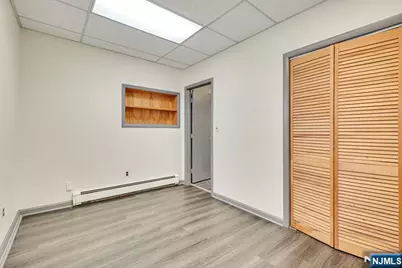 107 Stuyvesant Avenue 2nd Fl #2nd Fl, Lyndhurst Township, NJ 07071 - Photo 11