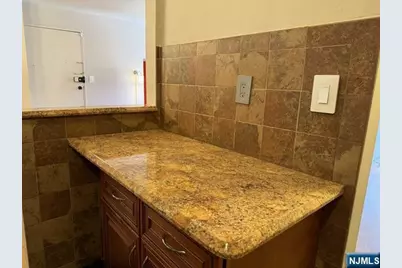 468A Liberty Street 304 #304, Little Ferry, NJ 07643 - Photo 5