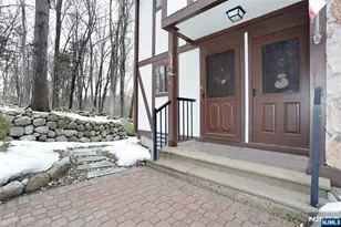 302 Mark Twain Way 302, Mahwah, NJ 07430 - Photo 3