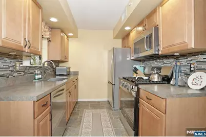 302 Mark Twain Way 302 #302, Mahwah, NJ 07430 - Photo 21