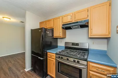 119 Woods Edge Drive, Roxbury Township, NJ 07876 - Photo 5