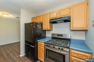 119 Woods Edge Dr, Roxbury Township, NJ 07876 - Photo 5