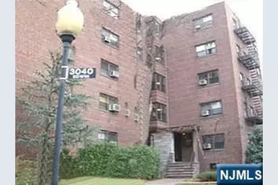 3020 Edwin Avenue 2J #2J, Fort Lee, NJ 07024 - Photo 1