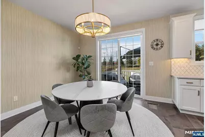 32 Goldfinch Drive, Upper Saddle River, NJ 07458 - Photo 11