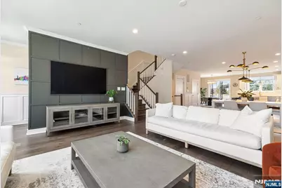 32 Goldfinch Drive, Upper Saddle River, NJ 07458 - Photo 5