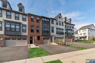 32 Goldfinch Dr, Upper Saddle River, NJ 07458 - Photo 1