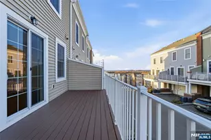 215 Roosevelt Dr, Wood Ridge, NJ 07075 - Photo 37