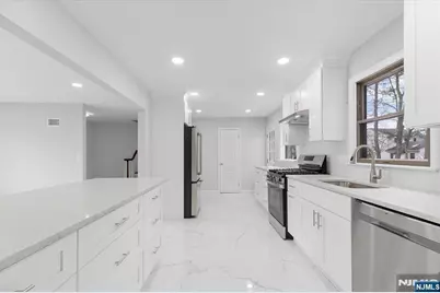 229 Standish Road, Paramus, NJ 07652 - Photo 11