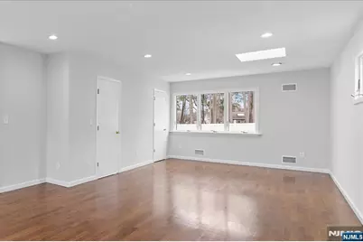 229 Standish Road, Paramus, NJ 07652 - Photo 9