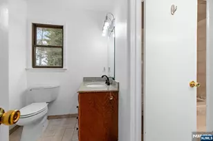 229 Standish Rd, Paramus, NJ 07652 - Photo 25