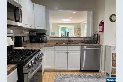 41 Foxwood Square, Old Tappan, NJ 07675 - Photo 9