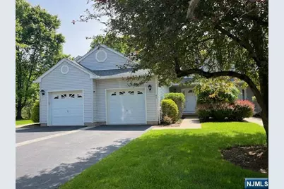 41 Foxwood Square, Old Tappan, NJ 07675 - Photo 3