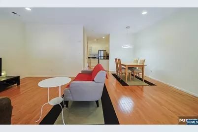 8005 Brittany Drive 8005 #8005, Wayne, NJ 07470 - Photo 15