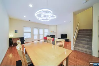 8005 Brittany Drive 8005 #8005, Wayne, NJ 07470 - Photo 11