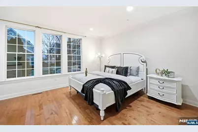 8 Woodstone Circle, Millburn, NJ 07078 - Photo 29