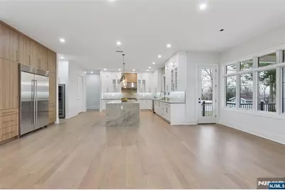 311 Farview Avenue, Paramus, NJ 07652 - Photo 13