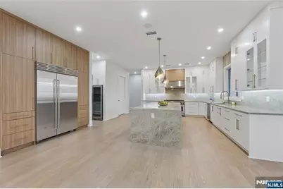 311 Farview Avenue, Paramus, NJ 07652 - Photo 9