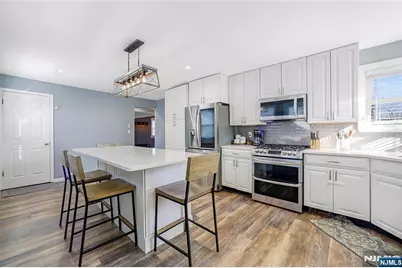 23-26 Berkshire Road, Fair Lawn, NJ 07410 - Photo 17