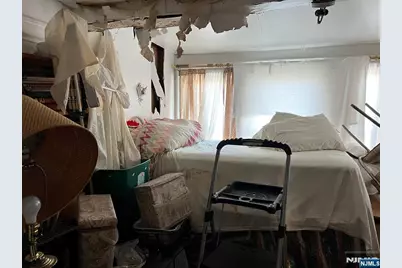 25 Bostwick Avenue, Jersey City, NJ 07305 - Photo 21