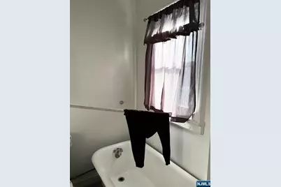 25 Bostwick Avenue, Jersey City, NJ 07305 - Photo 5