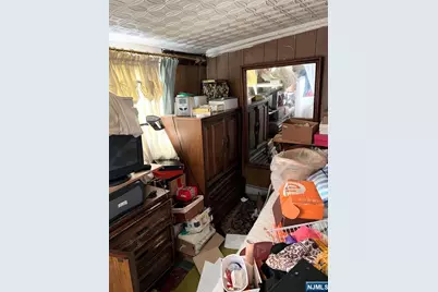 25 Bostwick Avenue, Jersey City, NJ 07305 - Photo 9