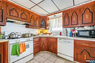 257 Floral, Saddle Brook Township, NJ 07662 - Photo 7