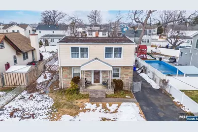 257 Floral, Saddle Brook Township, NJ 07662 - Photo 25