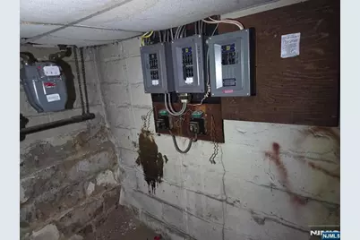 245-247 Court Avenue, Lyndhurst Township, NJ 07071 - Photo 17