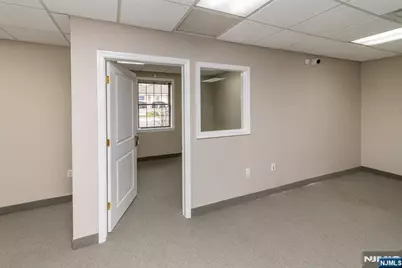 555 Goffle Road 108 #108, Ridgewood, NJ 07450 - Photo 7