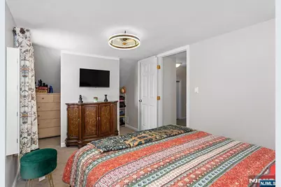 127 Tuella Avenue, Elmwood Park, NJ 07407 - Photo 21