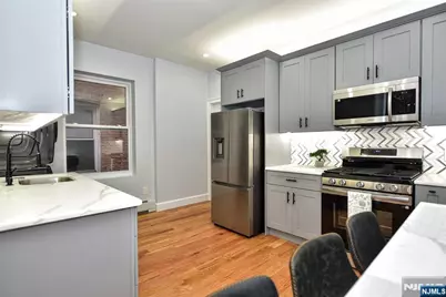 11 1/2 Rutgers Avenue 4 #4, Jersey City, NJ 07305 - Photo 11