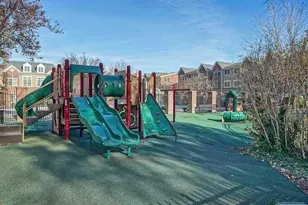 241 Brower Ct 241, West New York, NJ 07093 - Photo 41