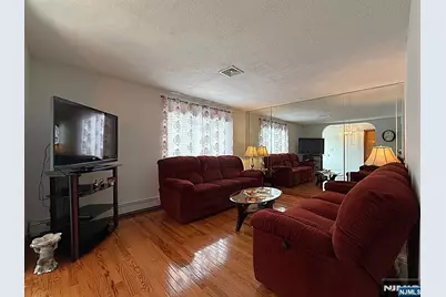 521 Weart Avenue, Lyndhurst Township, NJ 07071 - Photo 3