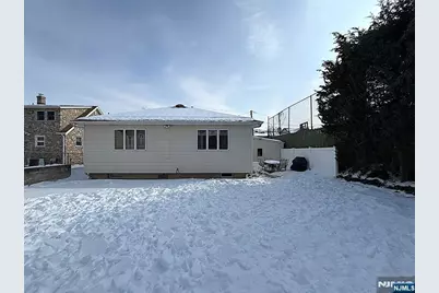 521 Weart Avenue, Lyndhurst Township, NJ 07071 - Photo 33