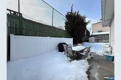 521 Weart Avenue, Lyndhurst Township, NJ 07071 - Photo 31