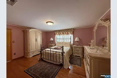 521 Weart Avenue, Lyndhurst Township, NJ 07071 - Photo 13