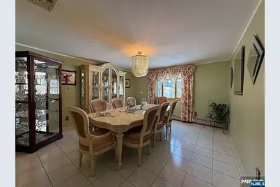 521 Weart Avenue, Lyndhurst Township, NJ 07071 - Photo 9