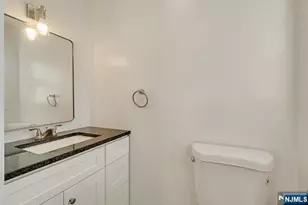 13 Casta Ln 2, Edgewater, NJ 07020 - Photo 11