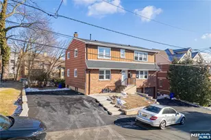 13 Casta Ln 2, Edgewater, NJ 07020 - Photo 19