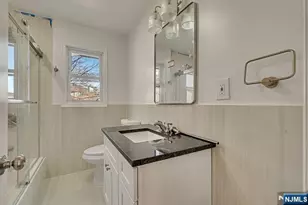 13 Casta Ln 2, Edgewater, NJ 07020 - Photo 5